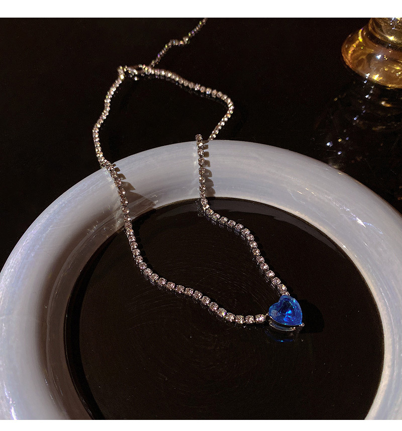 Super Flash Blue Heart-Shaped Zircon Necklace Delicate Rhinestone Clavicle Chain