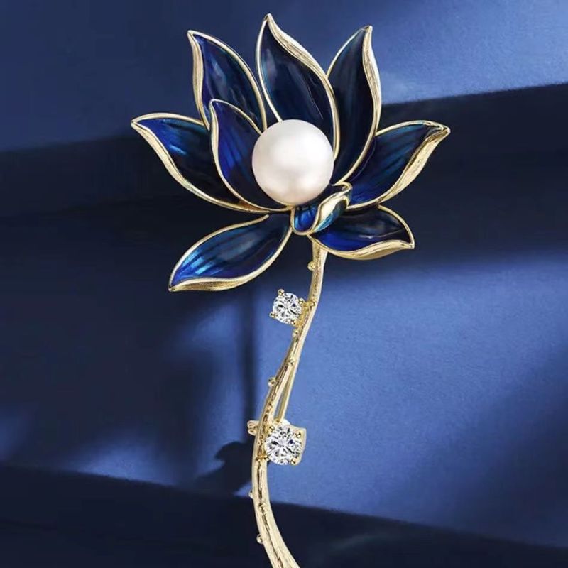 新商品の高級ブローチの軽い豪華なスーツのコートの胸の花、日韓の気質のピンの大気の百合の精巧な個性の装飾|undefined