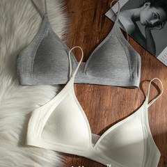 オリジナルの細い肩にフランスの三角カップのブラジャー2025の新型の人気商品の胸が集まっています。