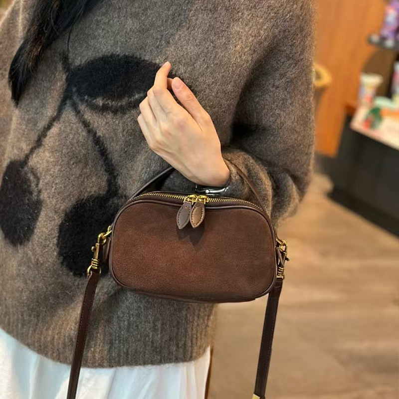 Genuine Leather Women's Small Bag 2026 New Arrival Luxury Vintage Crossbody Bag Versatile Elegant Shoulder Bag Handbag - Thumbnail 3