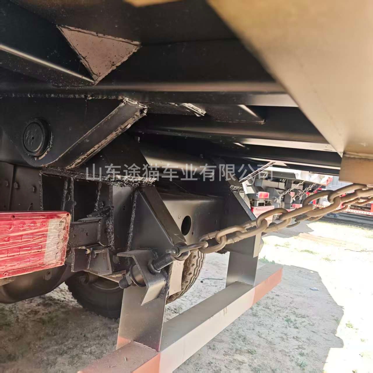 Manufacturer Delong F30008×4 Dump Truck for Mining, Earthmoving, and Sand and Gravel Engineering, Cross-Border