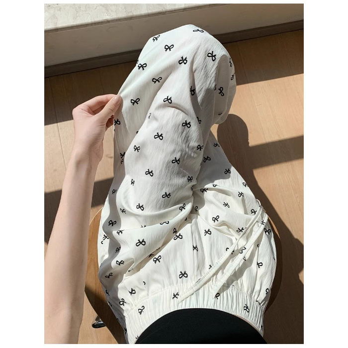 Cuatro estaciones pijamas primavera y otoño dulce delgamiento correa de impresión de arco de verano pantalones largos de invierno pantalones caseros se pueden usar al por mayor