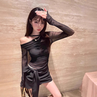 �����¿�Ů���A���s��ɫᘿ�����t������Ů�كɼ�¶���Ըд����