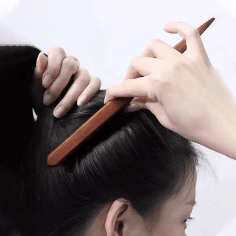 Comb Buckery three-row narrow-tooth boar-bristle comb with long tail handle, styling brush