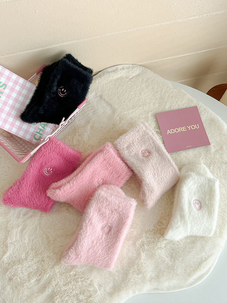 Embroidered Smiling Face Mid-length Socks For Women In Pink Fleece_voghion.com