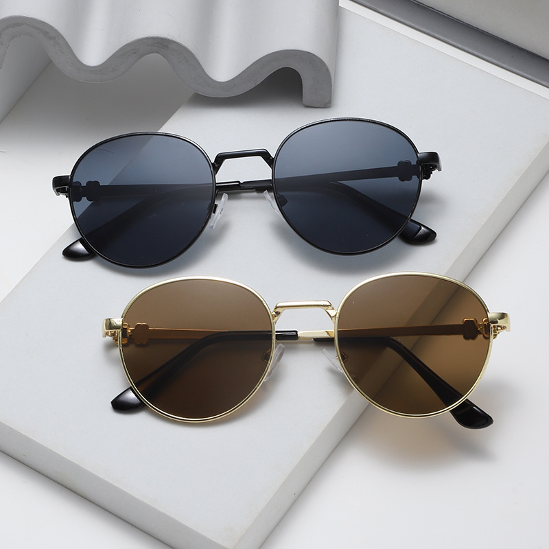 trend fashionable sunglasses