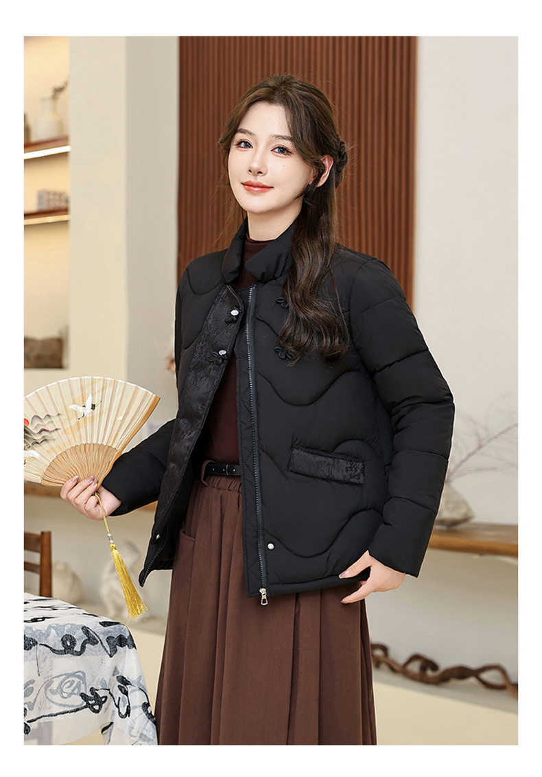 Retro artistesch Schnalle Liichtgewiicht Daunenjacke am Wanter 2024, nei chinesesch Stil Kotteng fir Fraen Daunenjacke_voghion.com