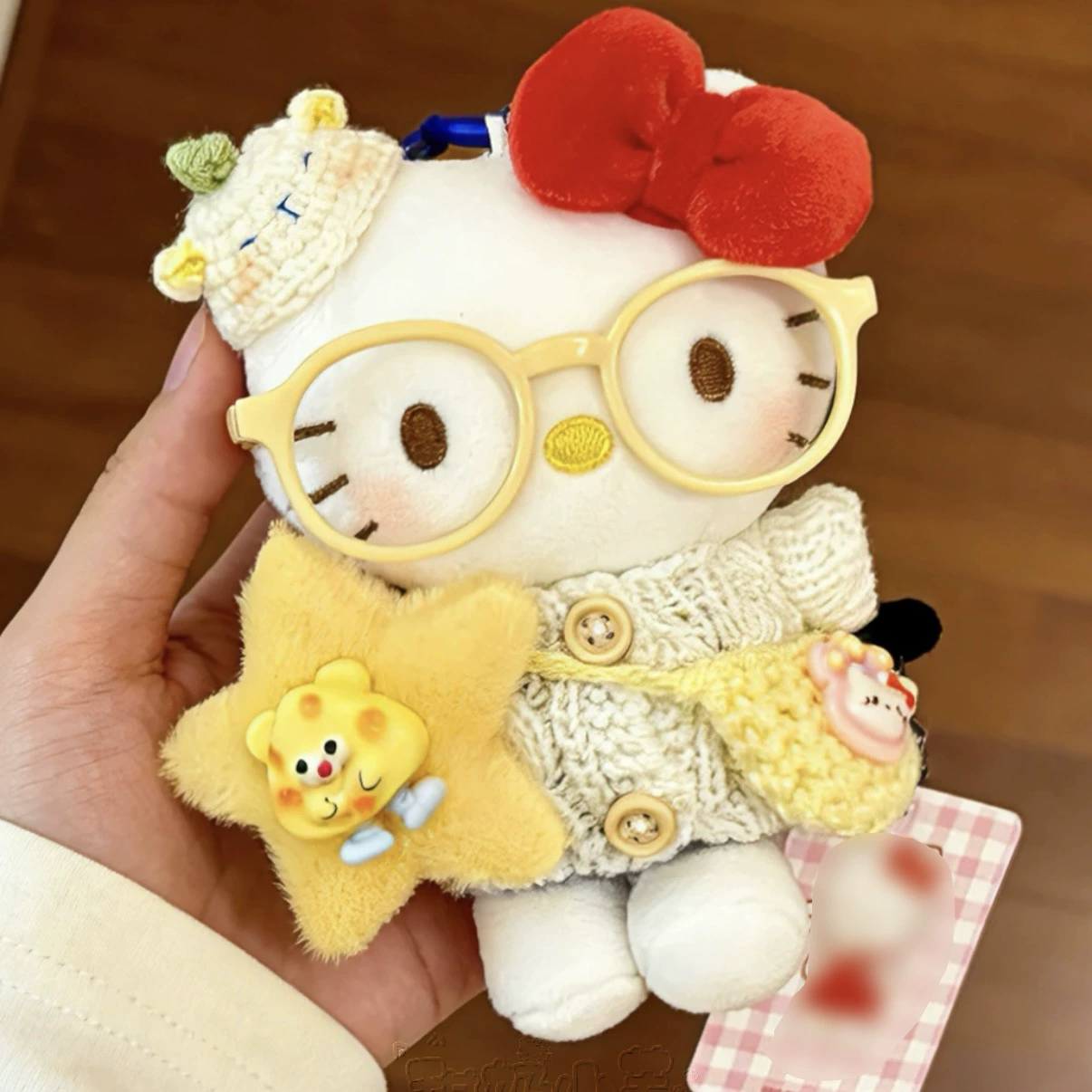 Брелок-плюш (Hello Kitty) 12 см, милая куколка с сердечным карабином и очками