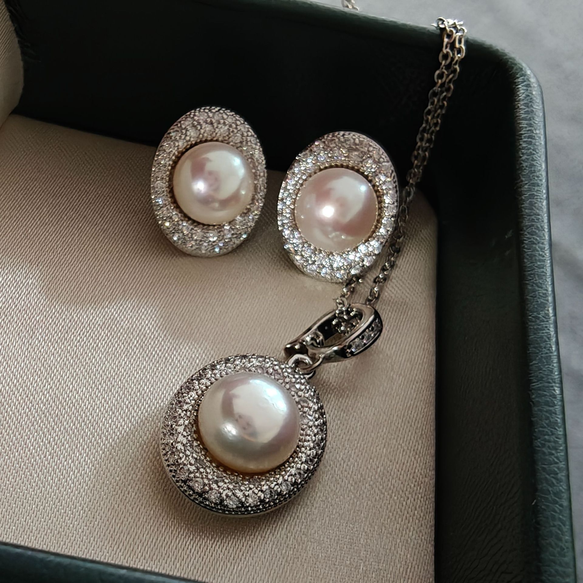 High-End Exquisite Pigeon Egg Earrings, New Natural Pearl Set for Women, Full Zircon High-End Ring, Earrings, and Pendant