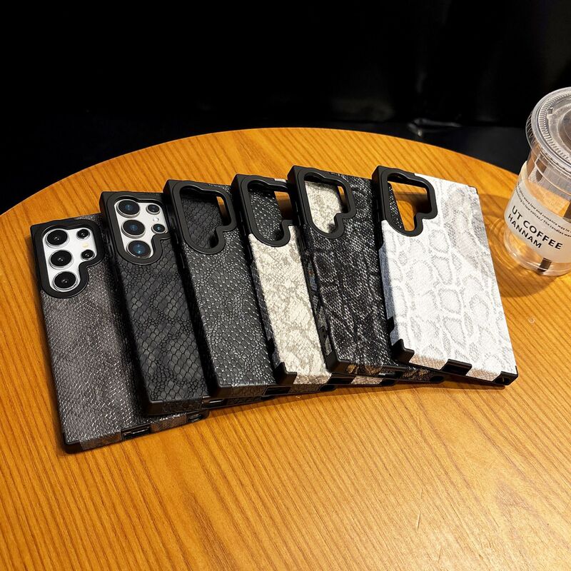 Suitable for Samsung S25Ultra Wristband Holder S24 Snakeskin Pattern S23Ultra Built-In Magnetic Phone Case Cross-Border Suitable for Samsung S25Ultra Wristband Holder S24 Snakeskin Pattern S23Ultra Built-In Magnetic Phone Case Cross-Border
