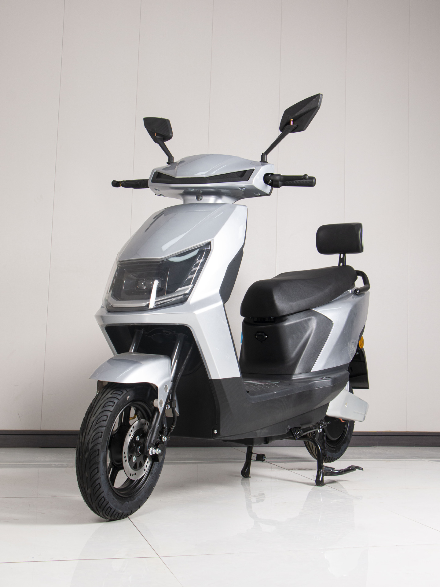 Bicicleta eléctrica para adultos, vehículo de dos ruedas de larga duración, especialmente para vehículos eléctricos, coche de batería de instrumentos digitales con barra protectora