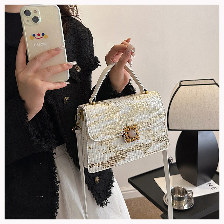 Sınır ötesi doku çanta 2023 erken sonbahar yeni kadın çantası kişiselleştirilmiş kertenkele desen omuz çantası rugan parlak çapraz çanta_voghion.com