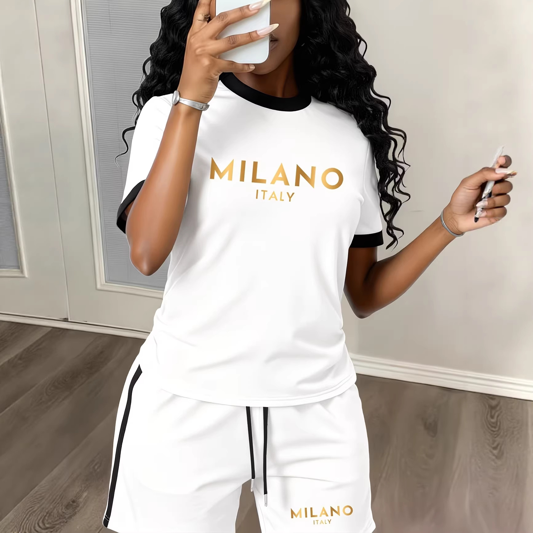 Camiseta de mujer con estampado de letras en bloques de color, de inspiración coreana, corte ajustado, estilo veraniego._voghion.com