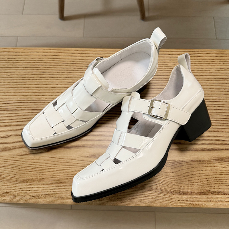 A generation of new white high-heeled sandals men's square head hollow Roman sandals top layer leather increased tide