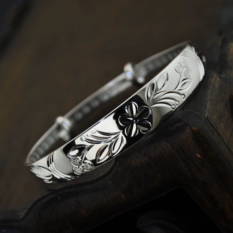 Push-pull printed bracelet with starry sky, hollowed-out pattern, snowflake and floral design, retro carving, fashionable gift for mom.