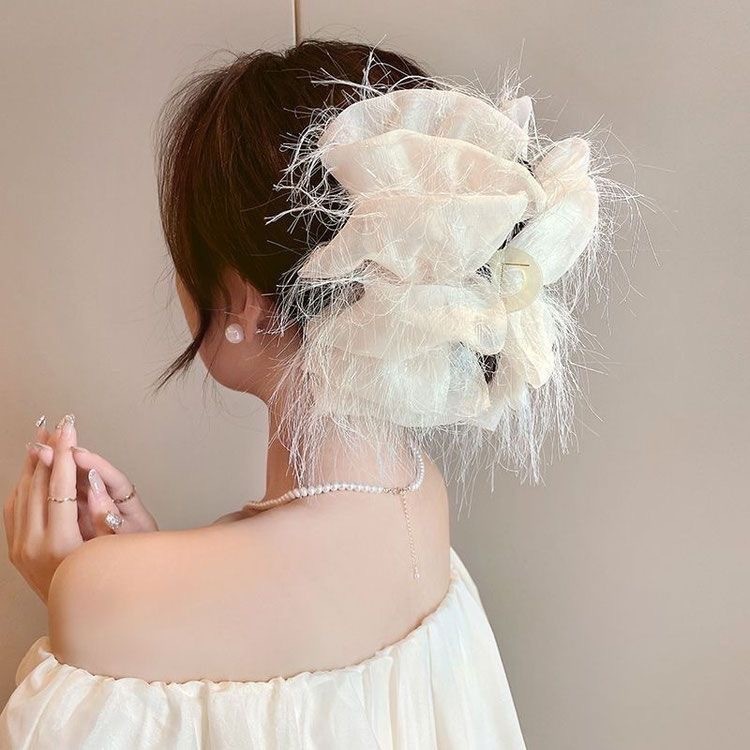 2026秋冬ミンクファー毛皮ヘアクリップ、高級感のある後頭部用大型シャーククリップ、ハート型キラキラ輝くダイヤモンド付き毛皮ヘアクリップ