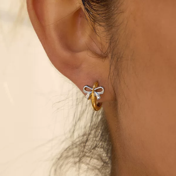 Wanxing European and American Stainless Steel Electroplated Two-Tone Sweet Bow Color-Blocking Earrings Simple Versatile Cross-Border Hot-Selling Temperament
