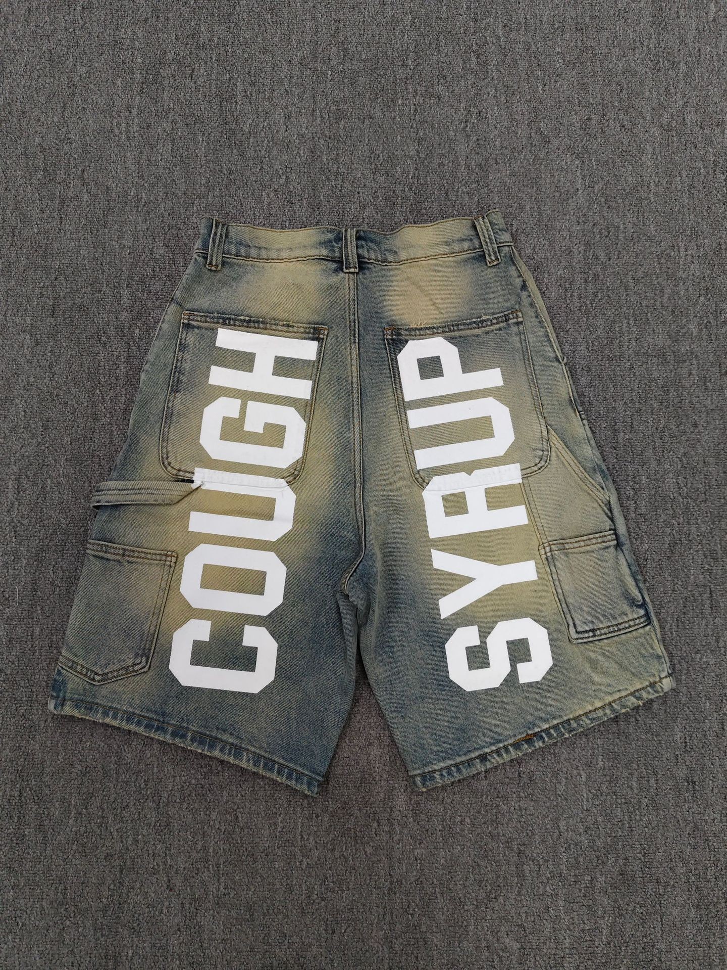 Unisex printed denim shorts detail 7