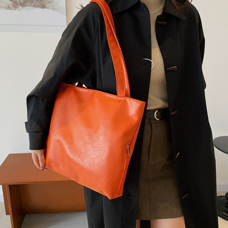 Bagos de vestir vintage de estilo perezoso para mujeres 2024 otoño nuevo paquete de hombro bajo la axila de la pequeña capacidad de la bolsa de hombro de viaje