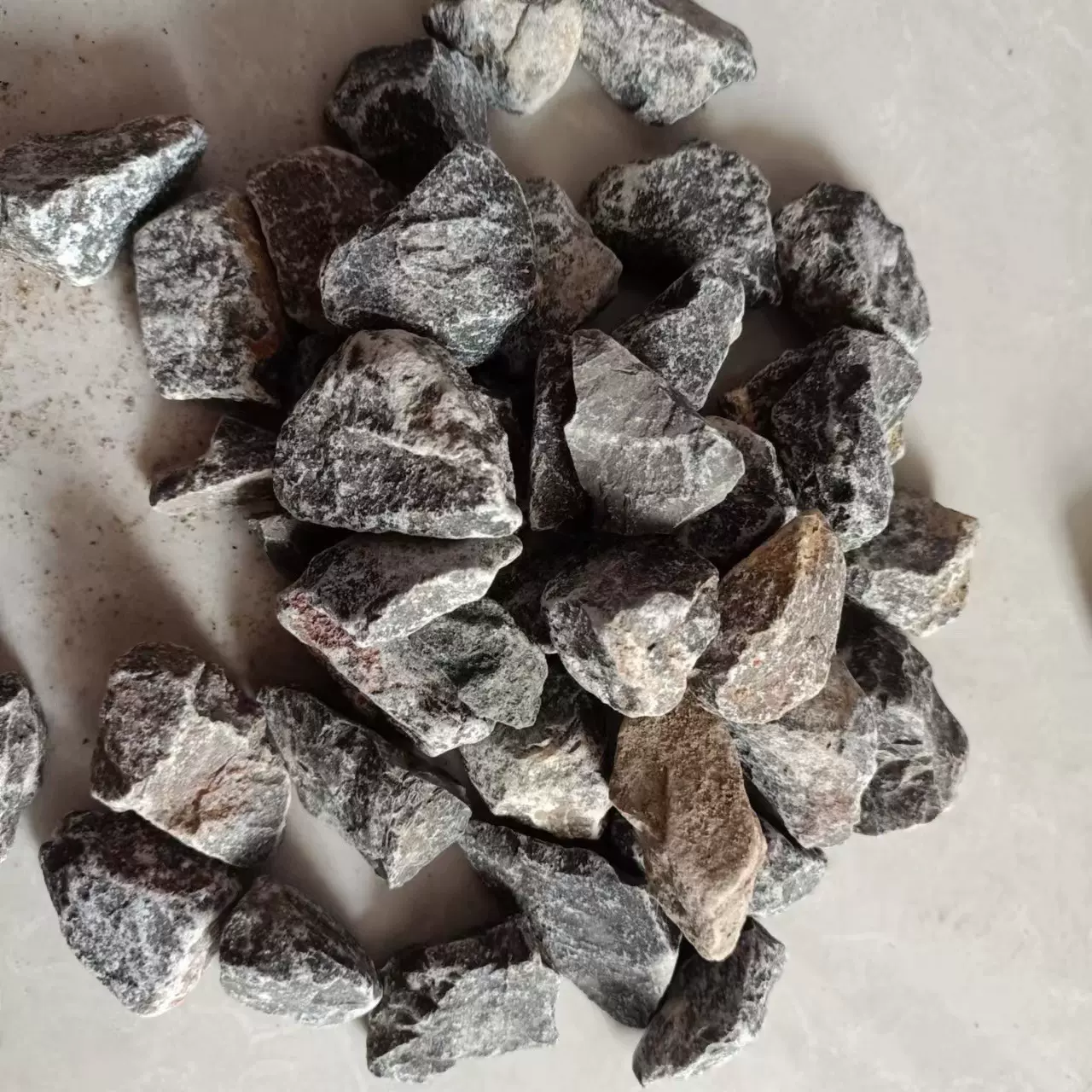 供应玄武岩沙石石子石灰岩建筑用碎石花岗岩青石砾石鹅卵石天然石