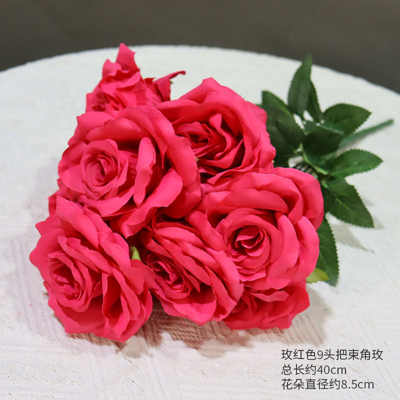 Rosa roja 9 mandos con cuernos