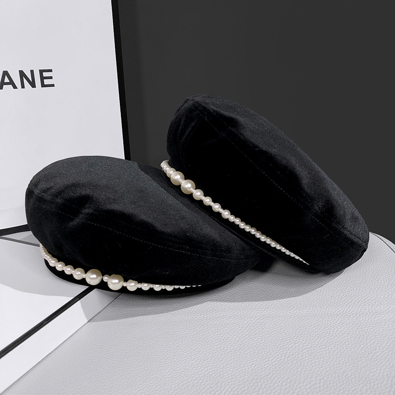 Women's Retro Solid Color Pearl Eaveless Beret Hat display picture 3