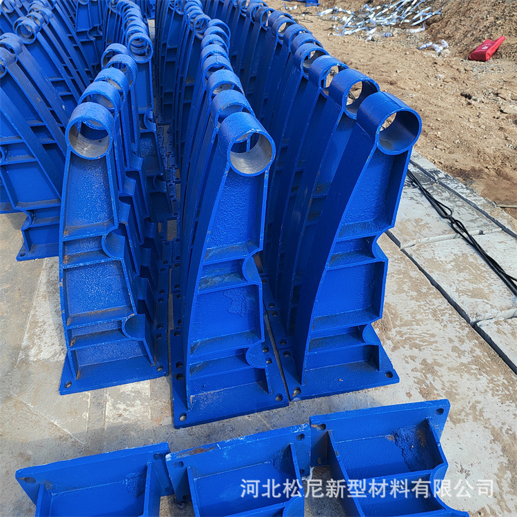 桥梁护栏支架 铸钢桥梁立柱铸铁护栏支座 防撞桥梁护栏支架立柱