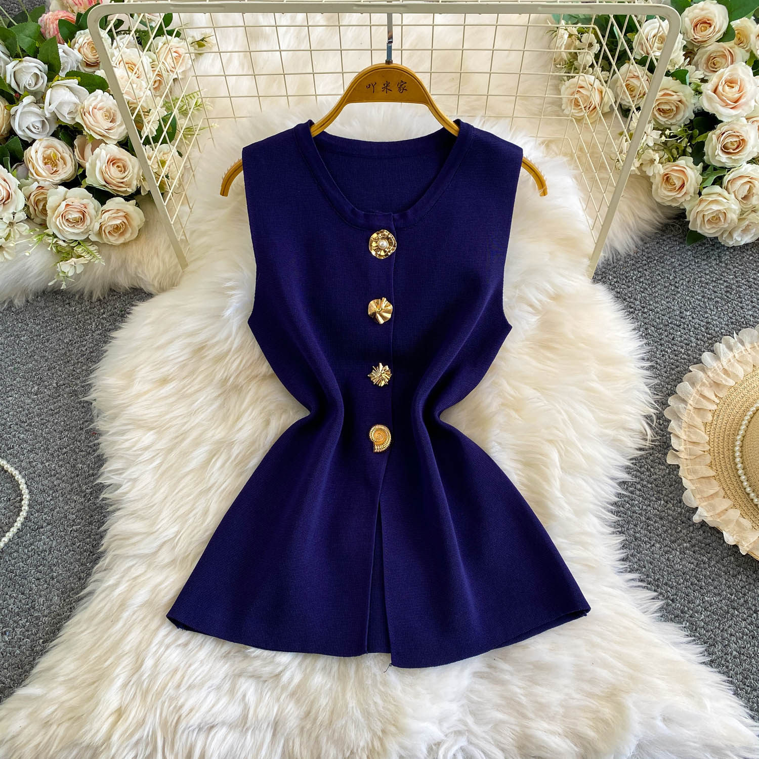 Women's Slim Fit Sleeveless Vest round Neck High End Sophisticated Look Fashionable Metal Buckles Versatile Summer Style_ecoleips.com