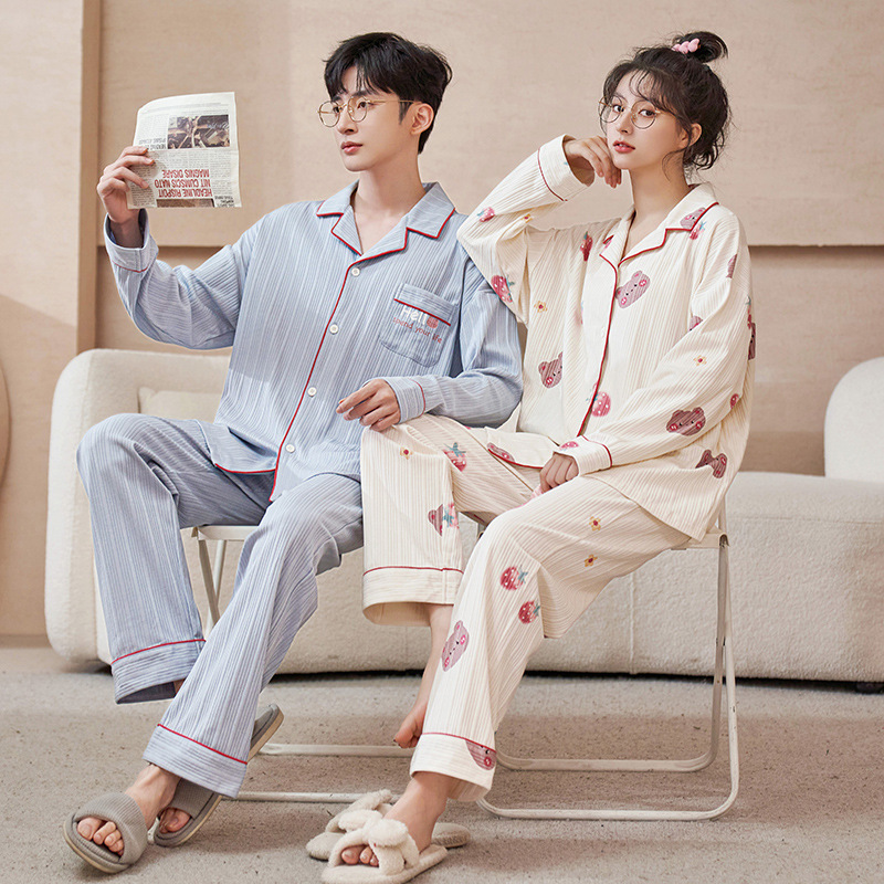 Plaid pareja pijamas primavera nuevo punto de manga larga cardigan ropa de casa traje de algodón agradable a la piel se puede usar fuera de venta al por mayor