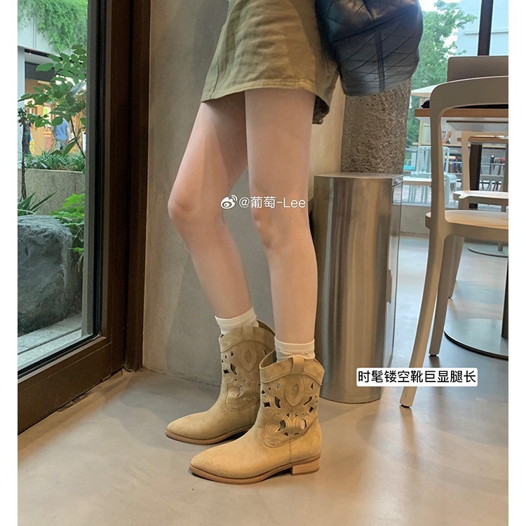 葡萄妈现货秒发~ 两个颜色~辣妹尖头镂空刺绣中短筒粗跟西部靴女|undefined
