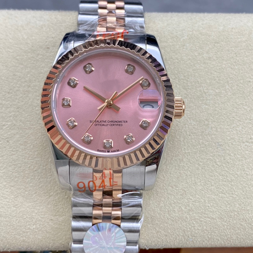 핑크 플레이트 사이의 골드