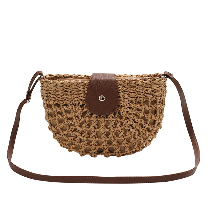 Bolsa de paja retrógrada semicircular agujerada 2026 nueva bolsa de tramo inclinada tejida a mano, bolsa de moda diaria casual de mujer.