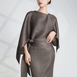 连衣裙;女式T恤;时尚休闲套装