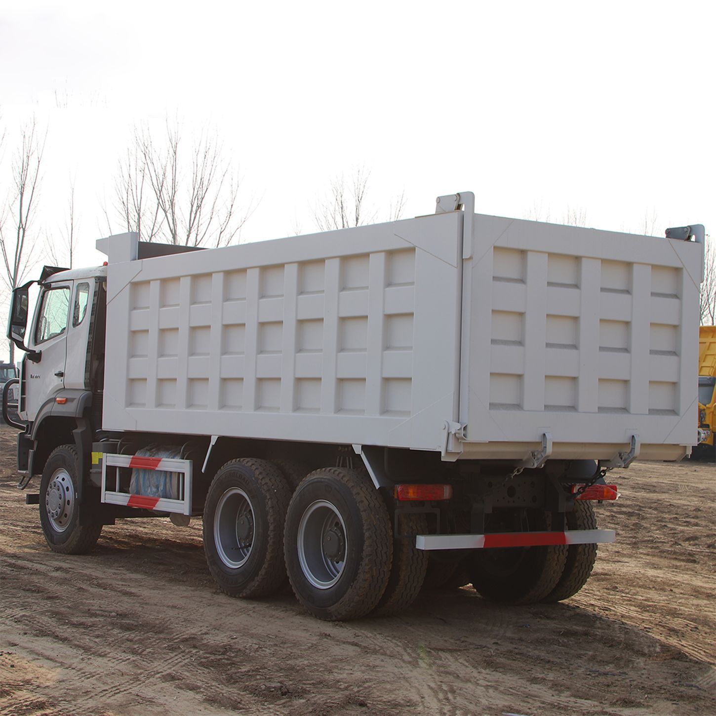 Sinotruk Howo 371 Dump Truck, Specialized Engineering Earthmoving Truck, Rear Eight-Wheel Dump Truck