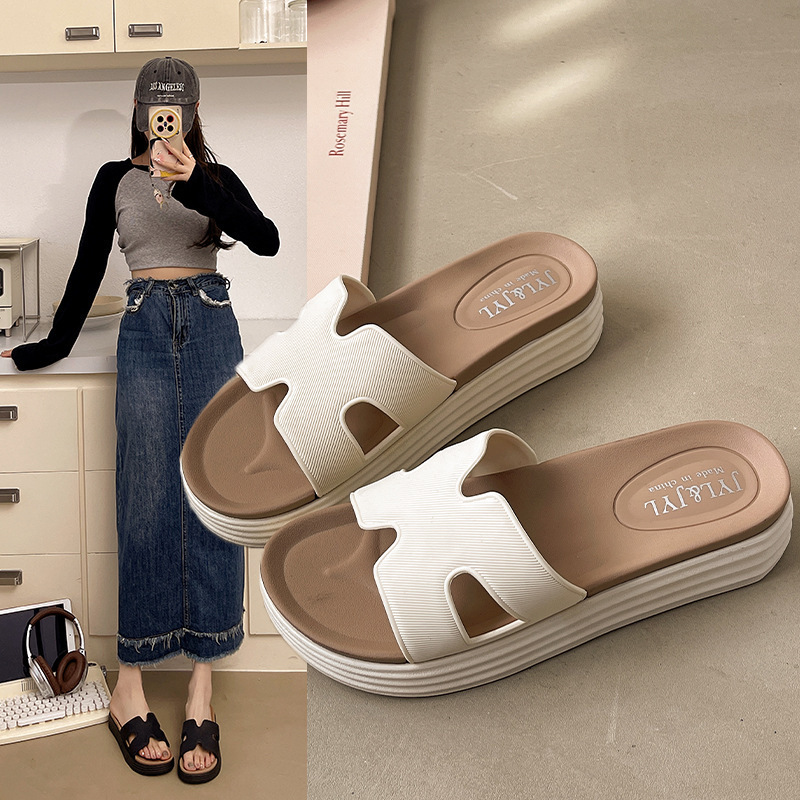 Slippers Women's Outfit 2025 New Summer Fashion Women's Indoor Thick Bottom Elevated Seaside Beach Sandals