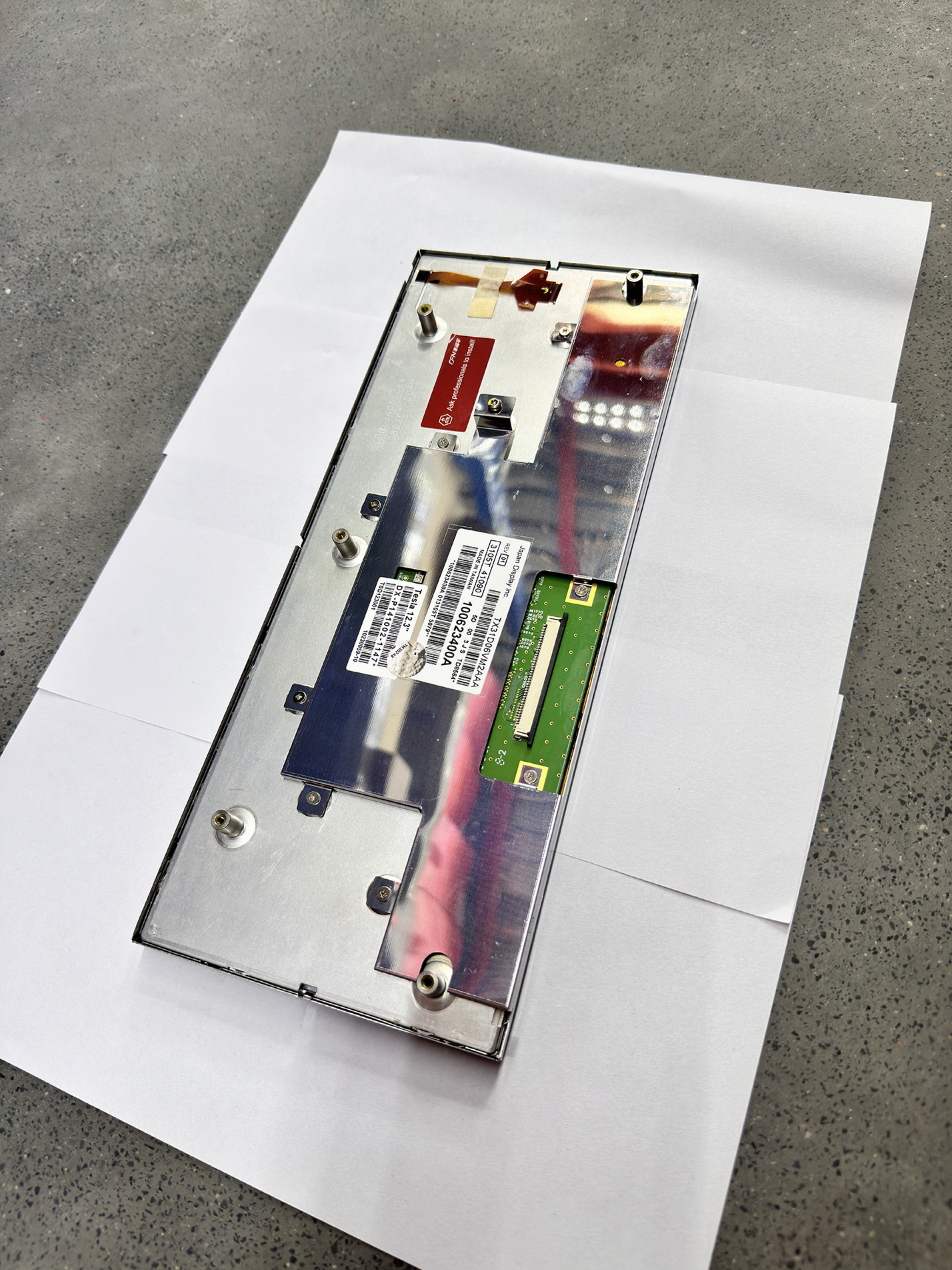 Suitable for Tesla Model S/X 12-21 generation electroplated instrument panel LCD screen 1039357-00-H