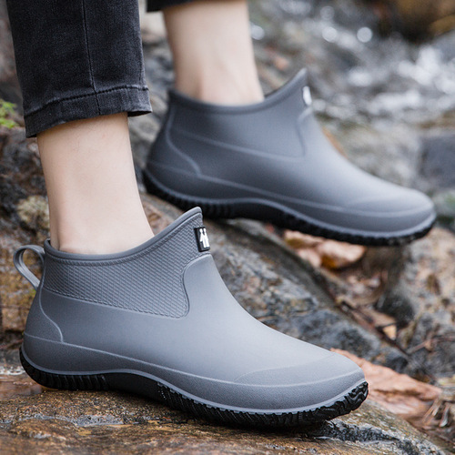 Cross-border new 2025 men's rubber shoes, couples women's outdoor waterproof shoes, lightweight slip-on rain boots, low-top rain boots