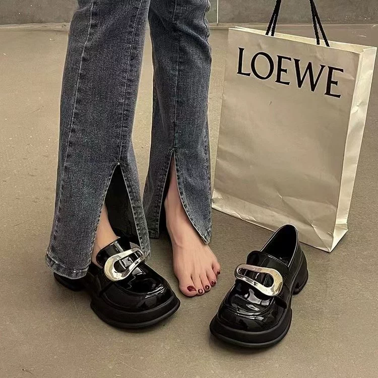 Модные мокасины в стиле ретро на толстой подошве, увеличивающие рост, женские новые повседневные универсальные нишевые туфли без шнуровки 2023 года