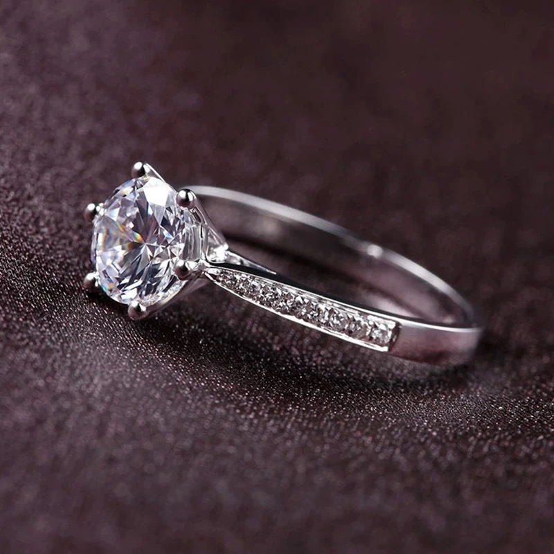 Designer Ring In Silver With Six-prong Simulated Moissanite_voghion.com