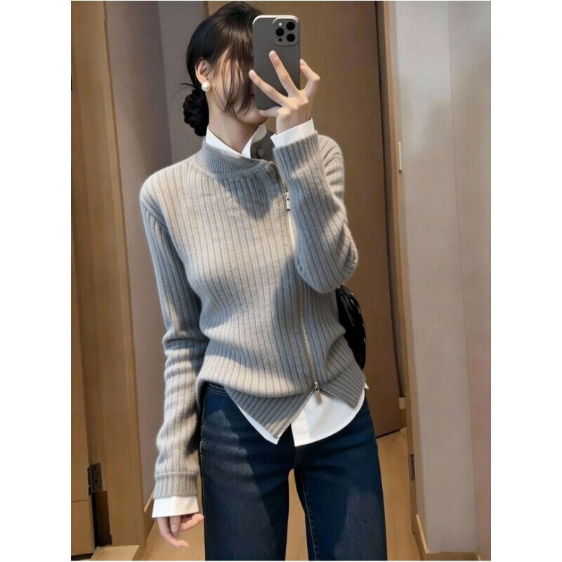 2026 new spring collection: a particularly beautiful, fitted, high-neck, solid-color knit sweater with a full-zip design and long sleeves, perfect as an outerwear piece for women