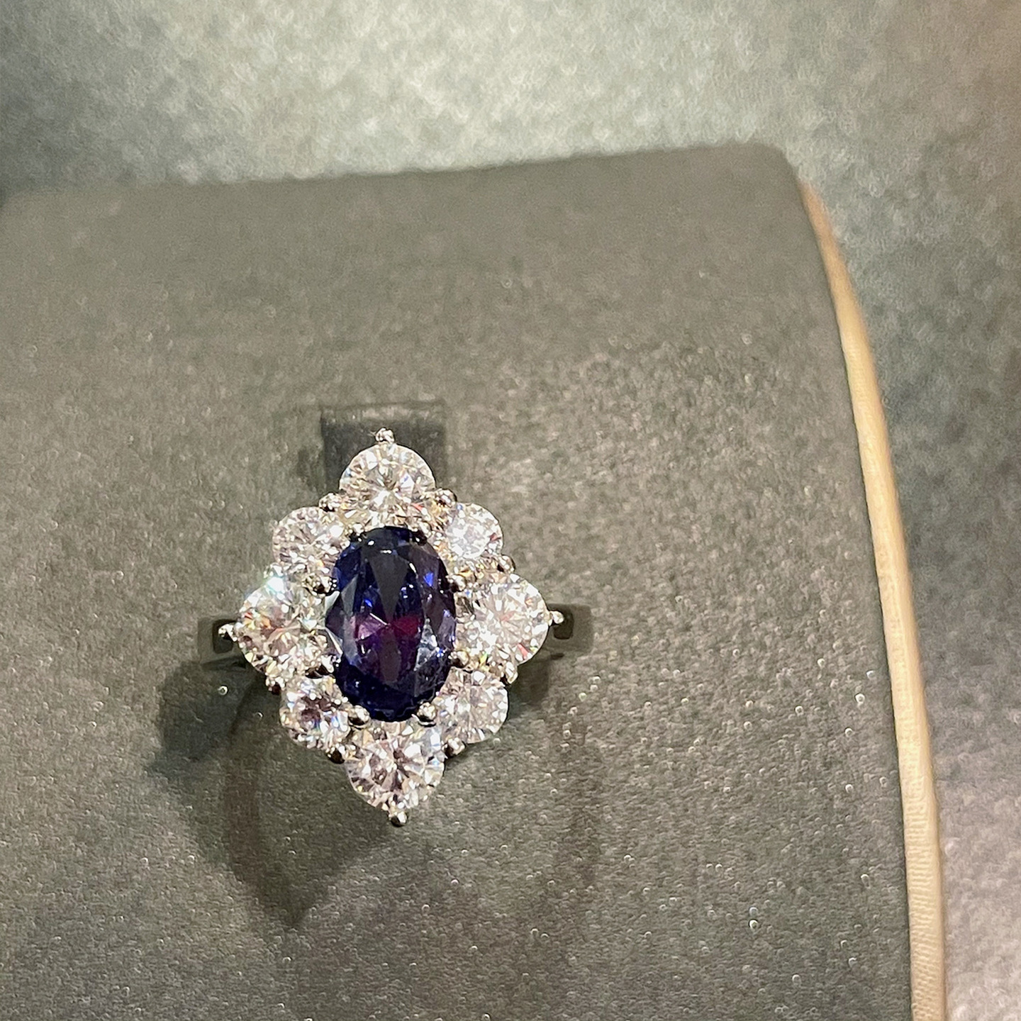 Xian Can Jewelry Hot Selling 925 Sterling Silver Ring Women's All-match Light Luxury Unique Egg-shaped Sapphire Luxury Diamond Ring