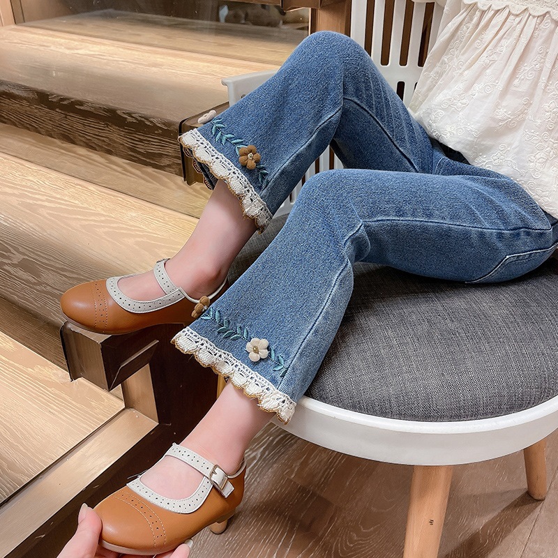 Pantalones vaqueros para niñas con encaje tridimensional – moda primavera-otoño 2024. image 3