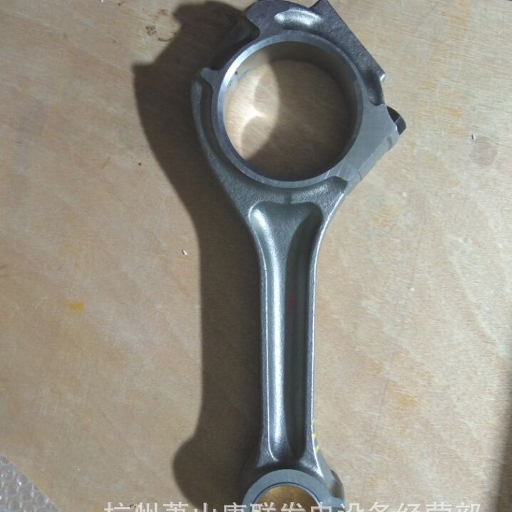 P126连杆总成65.02401-6017-150121-00266斗山