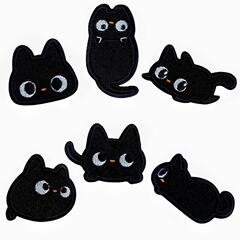 オリジナルの黒い猫の刺繍布は服を貼って、穴を割って修理します。