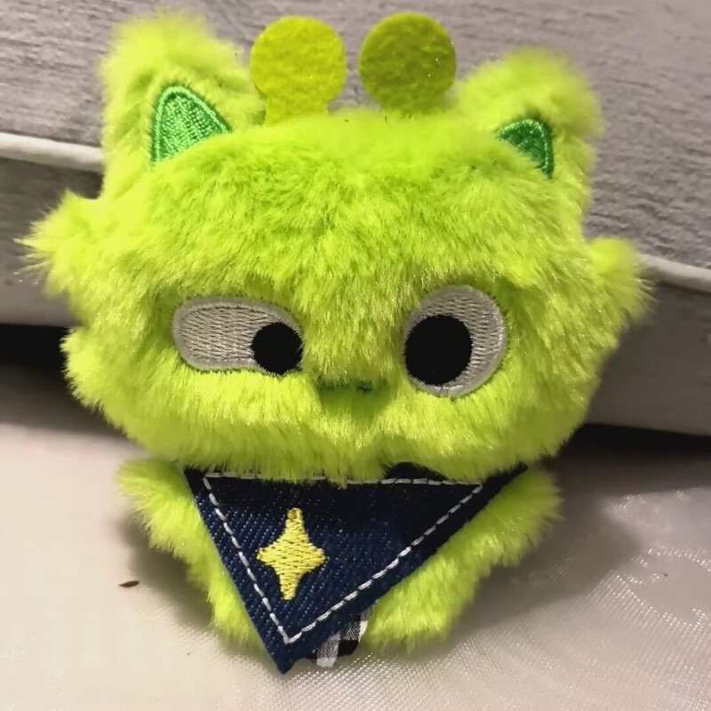 New alien cat invades Earth handmade plush toy pendant, super soft and cute accessory gift, super cute bag pendant