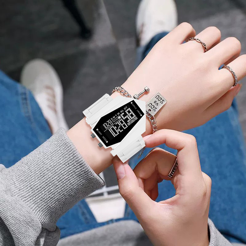 Spot wholesale fighter LCD plastic multifunctional sports electronic seven-color cool personality aircraft Watch