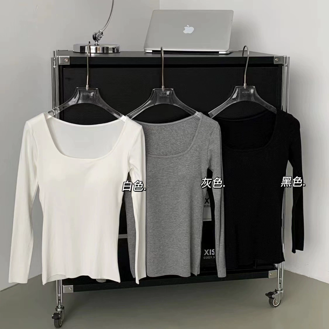 Осенние и зимние шлифовальные волосы теплые с длинными рукавами трикотажная рубашка с нагрудным ковриком тонкая футболка с открытой ключицей