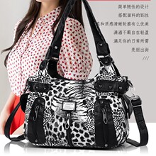 �羳�L��Ůʿ�r��Y2Kˮϴ���f���ñ��y��������������ڴ��μ��