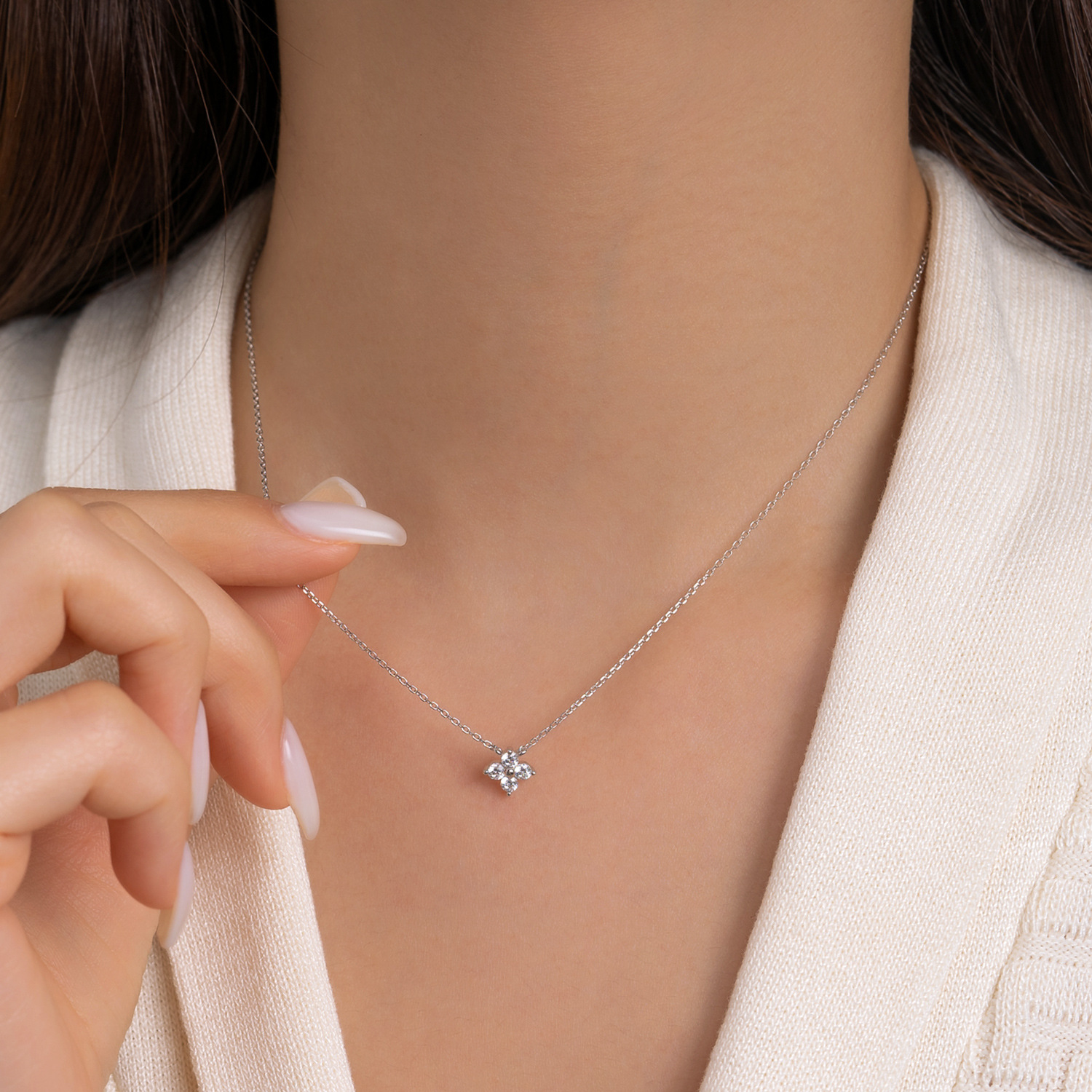 Pure Silver Four Leaf Clover Necklace Elegant Women's Floral Chain_voghion.com