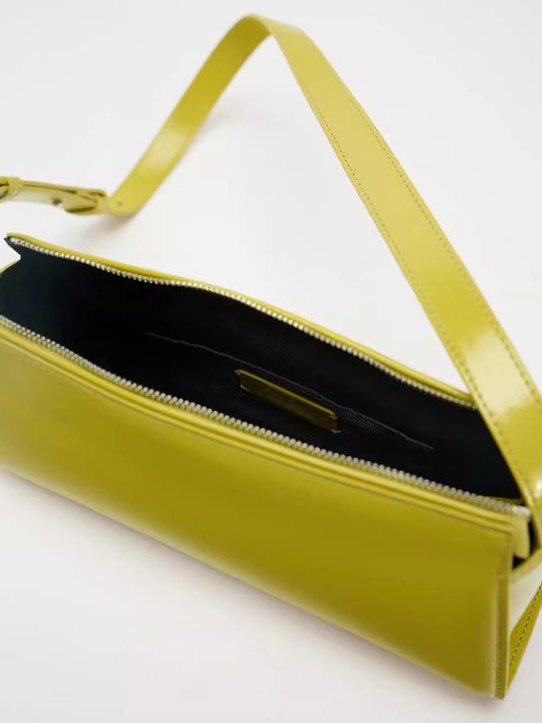 Venta al por mayor transfronteriza ZR casa verano nuevos bolsos de mujer color caramelo todo fósforo simple acolchado un solo hombro axila bolso casual